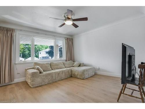 111 Castlefield Drive, Hamilton, ON - Indoor