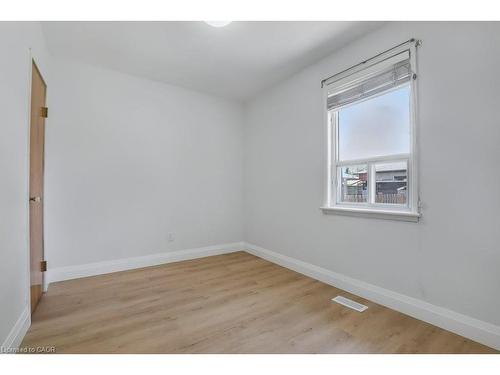 111 Castlefield Drive, Hamilton, ON - Indoor Photo Showing Other Room