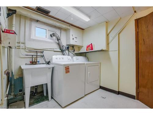 111 Castlefield Drive, Hamilton, ON - Indoor Photo Showing Laundry Room