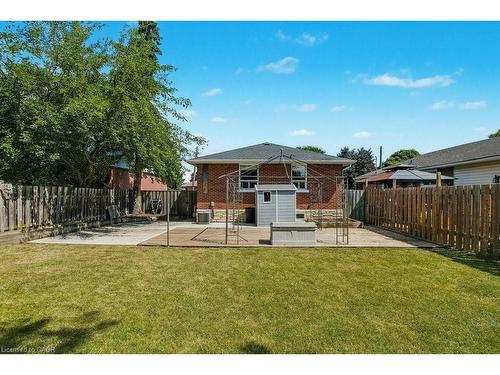 111 Castlefield Drive, Hamilton, ON - Outdoor