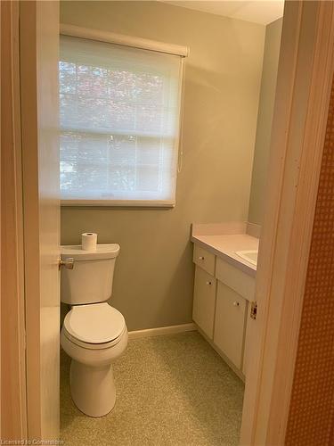30 Lanscott Place, Hamilton, ON - Indoor Photo Showing Bathroom