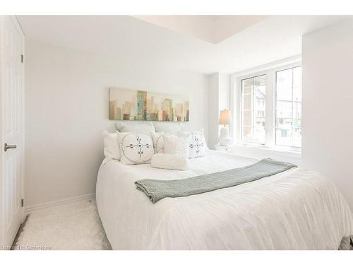 386 Linden Drive, Cambridge, ON - Indoor Photo Showing Bedroom