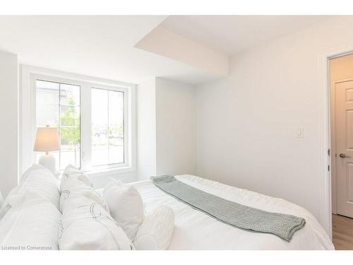 386 Linden Drive, Cambridge, ON - Indoor Photo Showing Bedroom