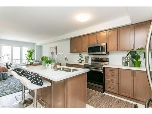 386 Linden Drive, Cambridge, ON - Indoor Photo Showing Kitchen With Double Sink