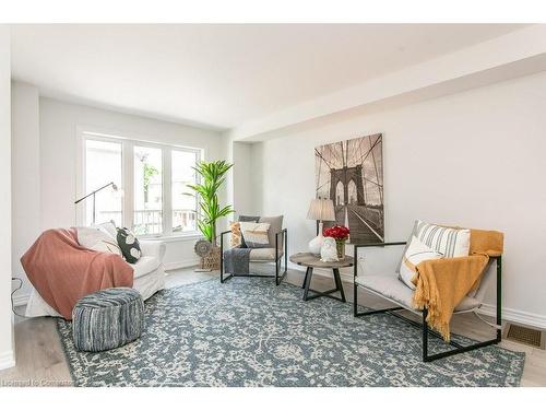386 Linden Drive, Cambridge, ON - Indoor Photo Showing Living Room