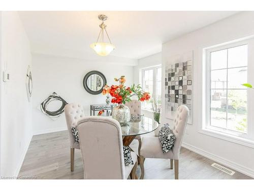 386 Linden Drive, Cambridge, ON - Indoor Photo Showing Dining Room