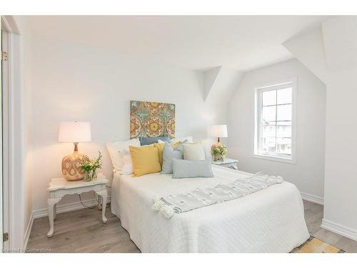 386 Linden Drive, Cambridge, ON - Indoor Photo Showing Bedroom