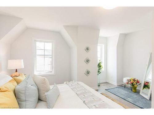 386 Linden Drive, Cambridge, ON - Indoor Photo Showing Bedroom