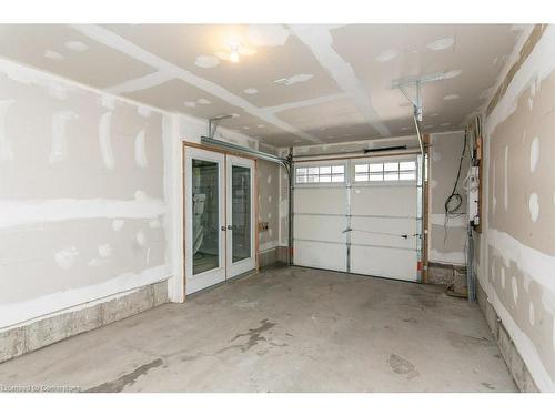 386 Linden Drive, Cambridge, ON - Indoor Photo Showing Garage