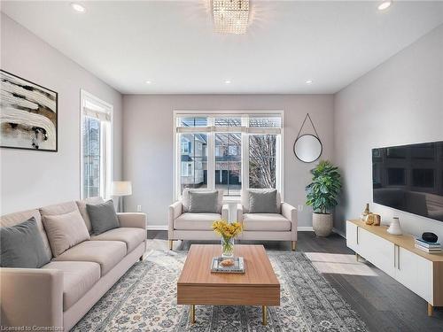 416 Gooch Crescent, Milton, ON - Indoor Photo Showing Living Room