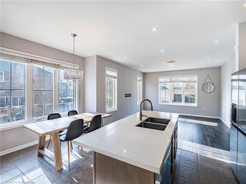 416 Gooch Crescent, Milton, ON - Indoor