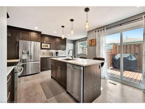 375 Elliott Street, Cambridge, ON - Indoor Photo Showing Kitchen With Upgraded Kitchen