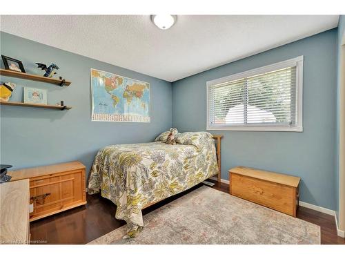 375 Elliott Street, Cambridge, ON - Indoor Photo Showing Bedroom