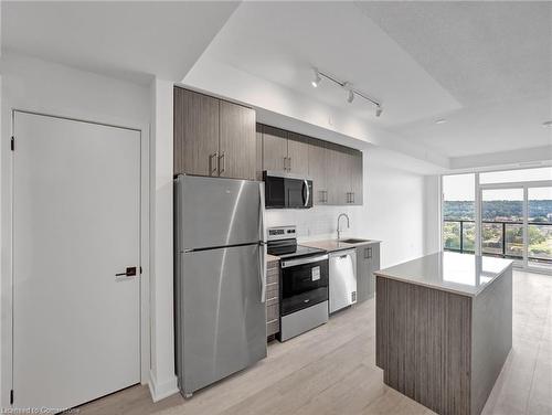 1418-2782 Barton Street E, Hamilton, ON - Indoor Photo Showing Kitchen With Stainless Steel Kitchen