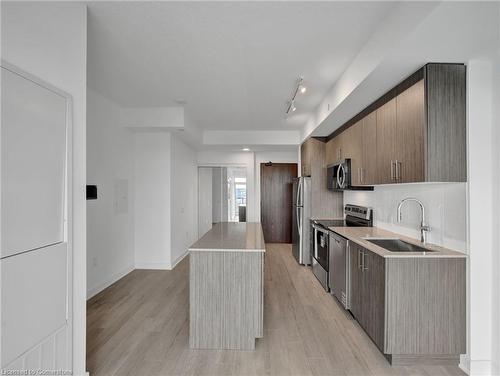 1418-2782 Barton Street E, Hamilton, ON - Indoor Photo Showing Kitchen