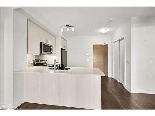 312-320 Plains Road E, Burlington, ON - Indoor Photo Showing Kitchen