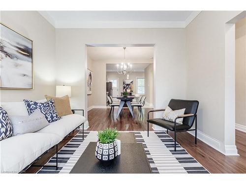 20 Burlington Street E, Hamilton, ON - Indoor Photo Showing Living Room