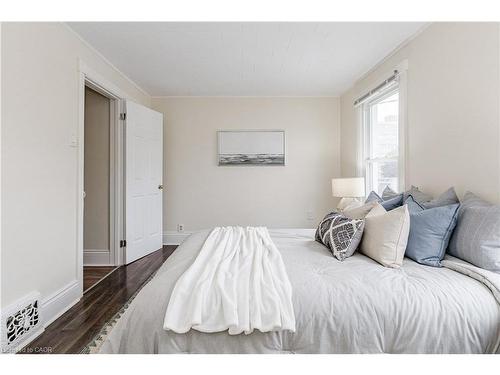20 Burlington Street E, Hamilton, ON - Indoor Photo Showing Bedroom