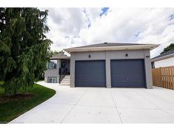 Lower-358 East 43rd Street  Hamilton, ON L8T 3C9