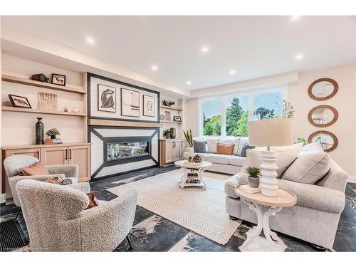 7 Bartlett Avenue, Grimsby, ON - Indoor Photo Showing Living Room With Fireplace