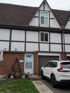 39-8 Amy Lane  Hamilton, ON L8E 3K8