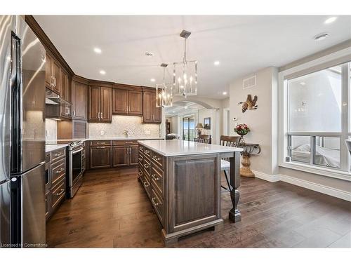 1404-255 Keats Way, Waterloo, ON - Indoor Photo Showing Kitchen With Upgraded Kitchen