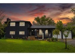 965 Highland Road E Stoney Creek, ON L8J 3G1