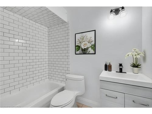 897 Barton Street E, Hamilton, ON 