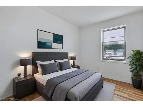 897 Barton Street E, Hamilton, ON 