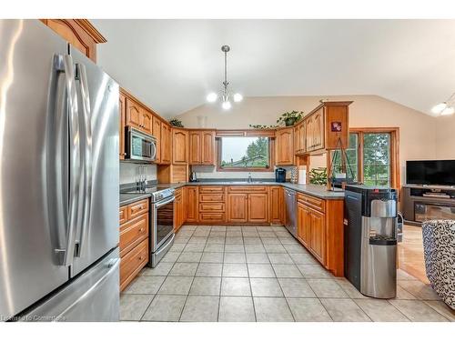 70 Sawmill Road, Caledonia, ON - Indoor Photo Showing Kitchen