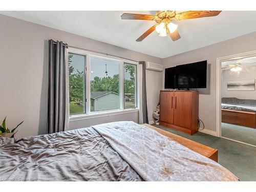 70 Sawmill Road, Caledonia, ON - Indoor Photo Showing Bedroom