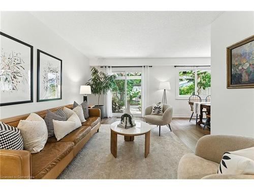 68 Westmount Mews, Cambridge, ON - Indoor Photo Showing Living Room