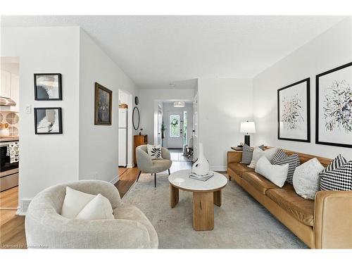 68 Westmount Mews, Cambridge, ON - Indoor Photo Showing Living Room
