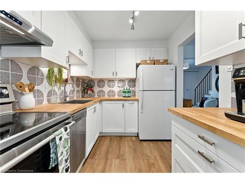 68 Westmount Mews, Cambridge, ON - Indoor Photo Showing Kitchen