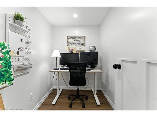68 Westmount Mews, Cambridge, ON - Indoor Photo Showing Office