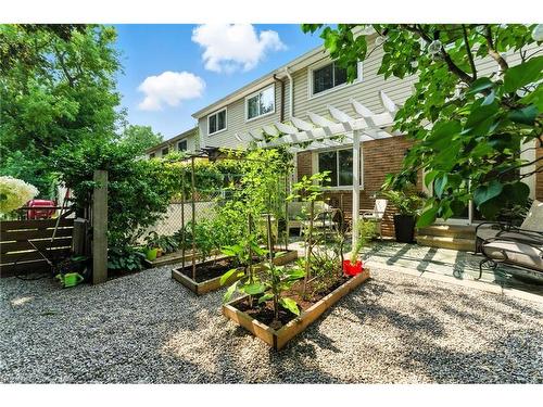 68 Westmount Mews, Cambridge, ON - Outdoor