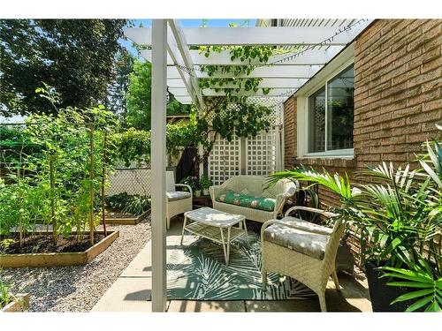 68 Westmount Mews, Cambridge, ON - Outdoor