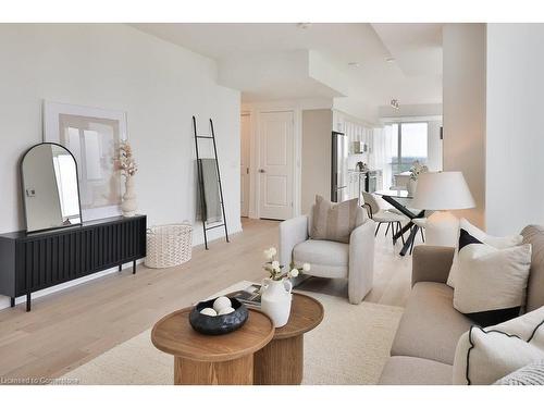 1207-1063 Douglas Mccurdy Common, Mississauga, ON - Indoor Photo Showing Living Room