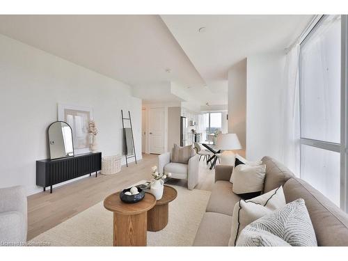 1207-1063 Douglas Mccurdy Common, Mississauga, ON - Indoor Photo Showing Living Room