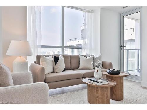 1207-1063 Douglas Mccurdy Common, Mississauga, ON - Indoor Photo Showing Living Room