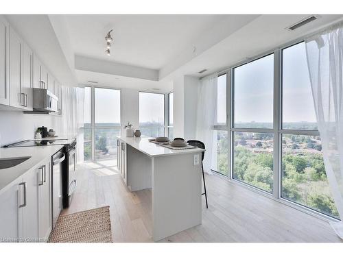 1207-1063 Douglas Mccurdy Common, Mississauga, ON - Indoor Photo Showing Kitchen With Upgraded Kitchen
