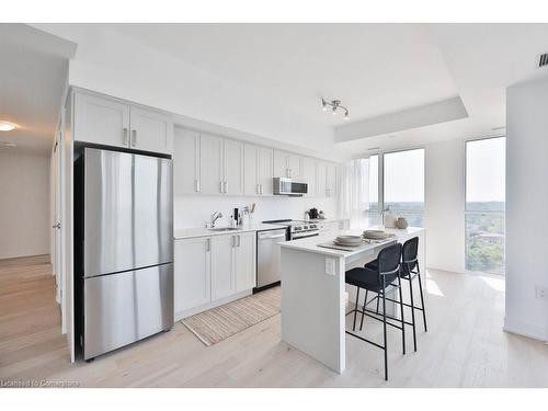 1207-1063 Douglas Mccurdy Common, Mississauga, ON - Indoor Photo Showing Kitchen