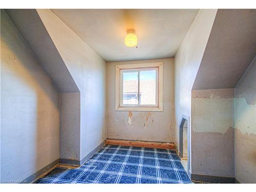 20 Beatty Avenue, Hamilton, ON - Indoor Photo Showing Other Room