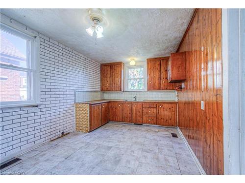 20 Beatty Avenue, Hamilton, ON - Indoor