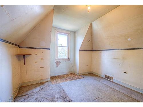 20 Beatty Avenue, Hamilton, ON - Indoor Photo Showing Other Room