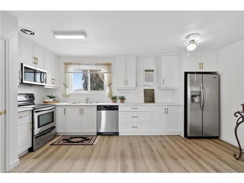 2041 Third Street Louth, St. Catharines, ON - Indoor Photo Showing Kitchen
