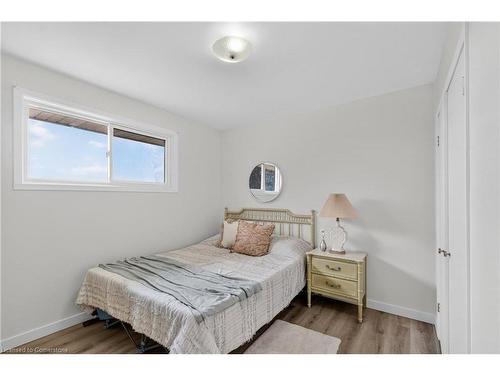 2041 Third Street Louth, St. Catharines, ON - Indoor Photo Showing Bedroom