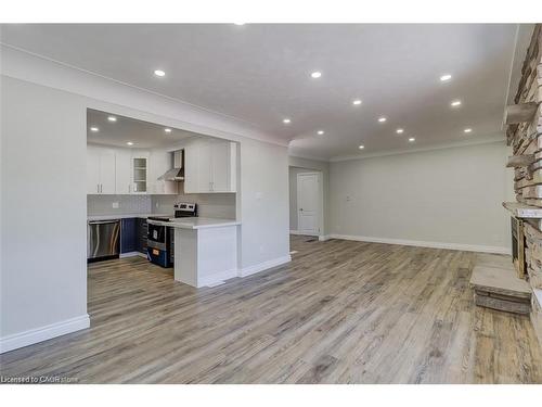 1459 Main Street E, Hamilton, ON - Indoor Photo Showing Kitchen