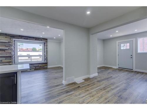 1459 Main Street E, Hamilton, ON - Indoor Photo Showing Other Room