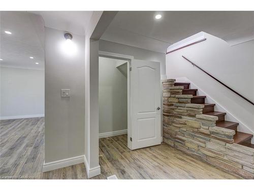 1459 Main Street E, Hamilton, ON - Indoor Photo Showing Other Room